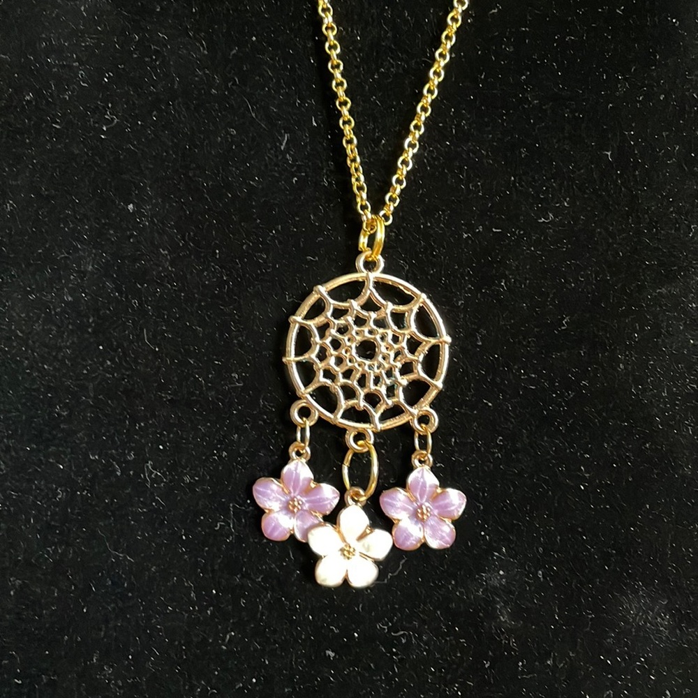 😀 HAND CRAFTED NECKLACE 19” Women’s NWOT  July 2022 Web Of Flowers